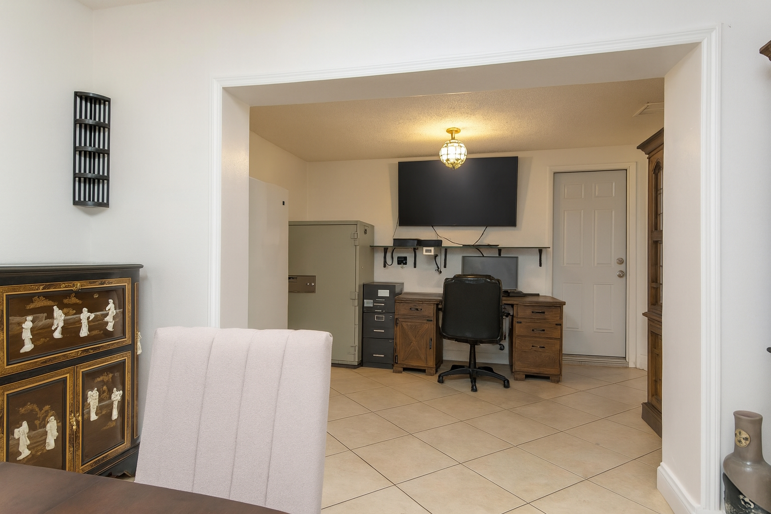 Florida room opening to patio